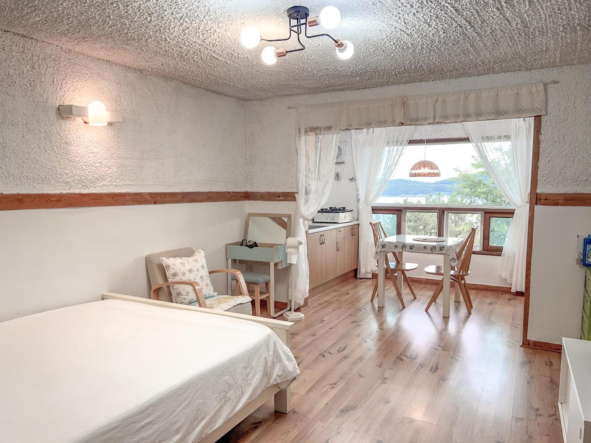Country House Exclamation Mark & Comma Namhae Exterior foto